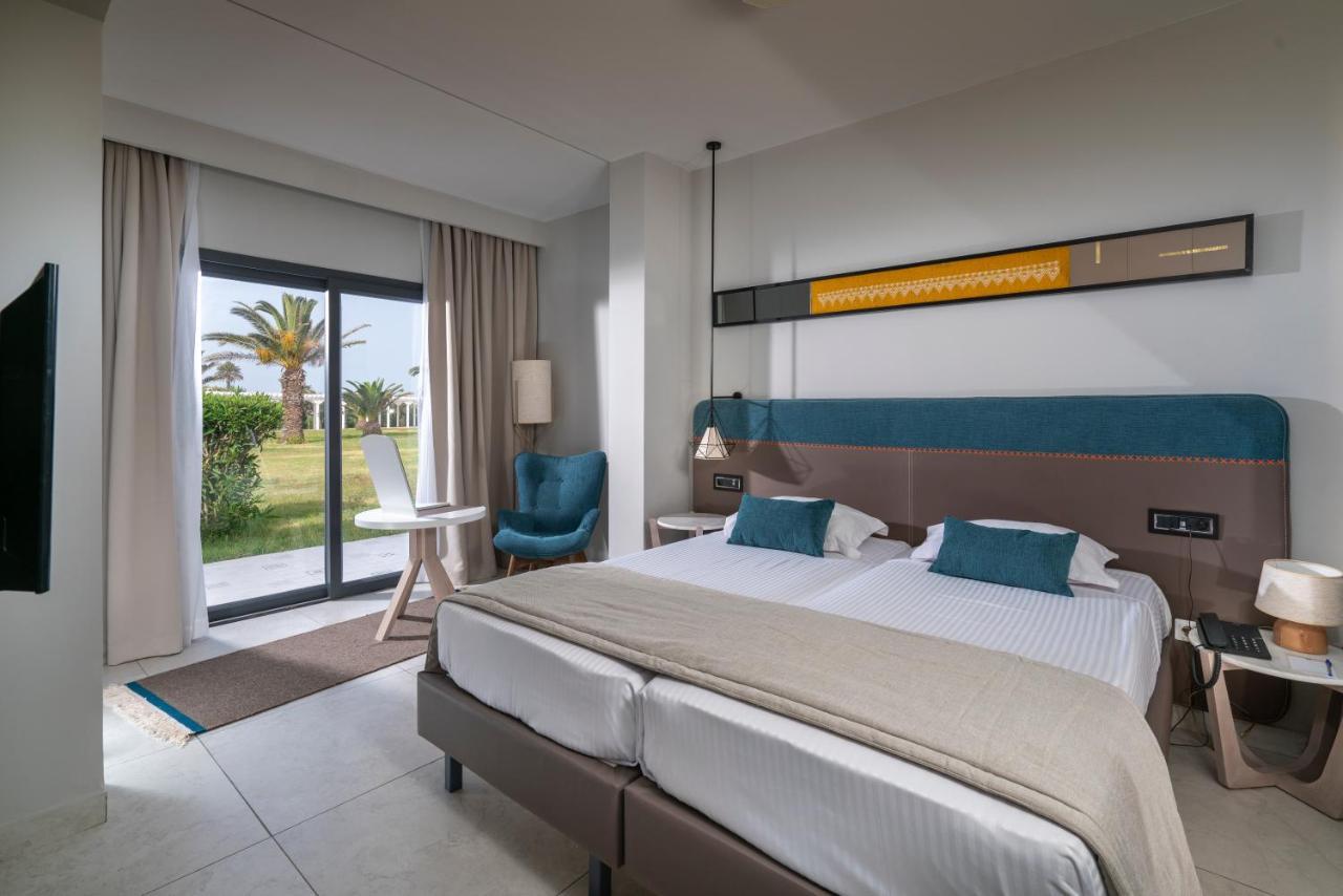 The Mirage Resort & Spa Hammamet Kültér fotó A room at the hotel