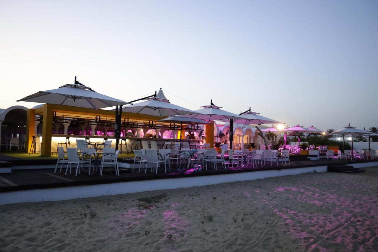 The Mirage Resort & Spa Hammamet Kültér fotó The beach at the Jumeirah Beach Hotel
