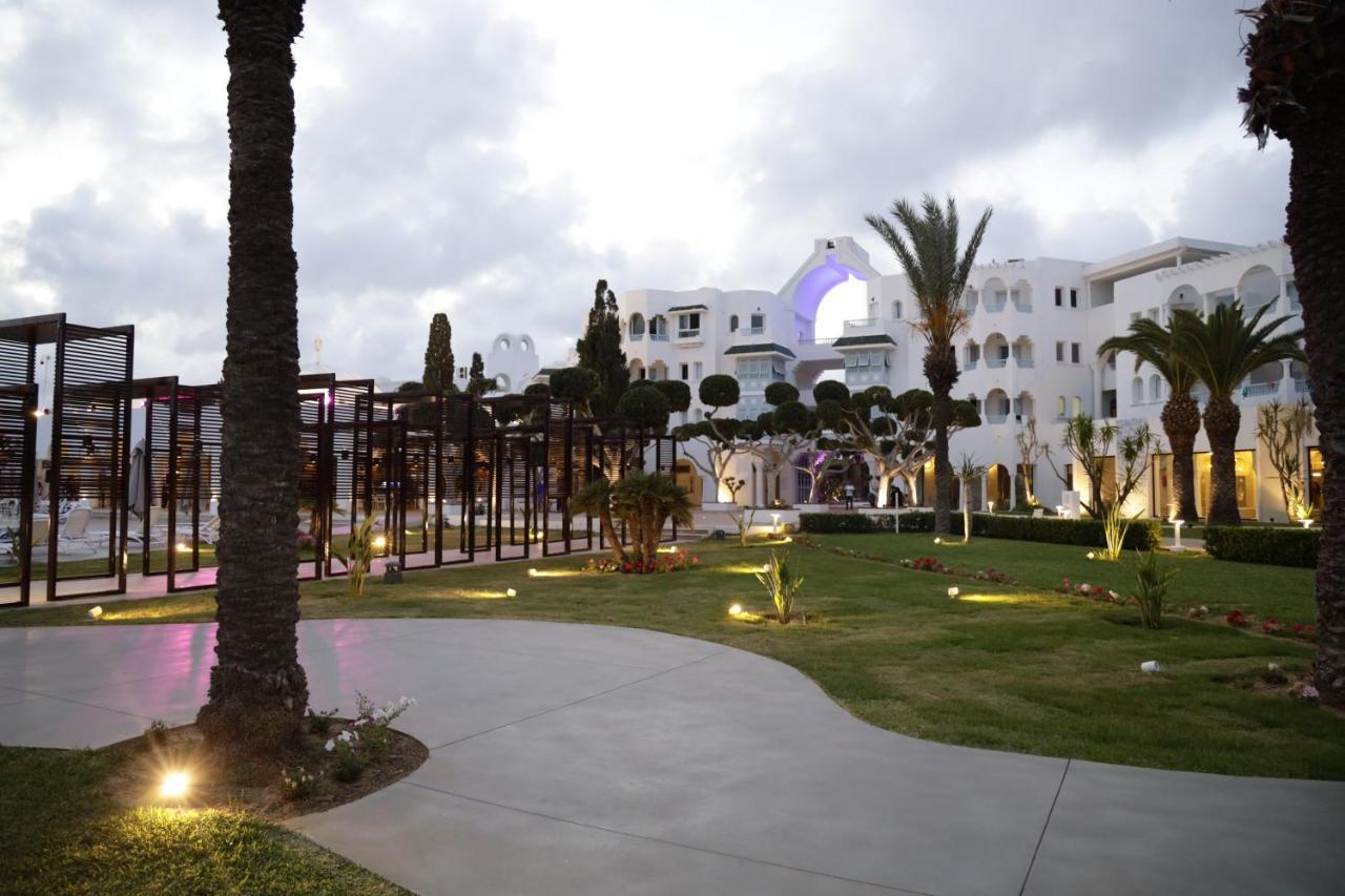 The Mirage Resort & Spa Hammamet Kültér fotó The hotel at night