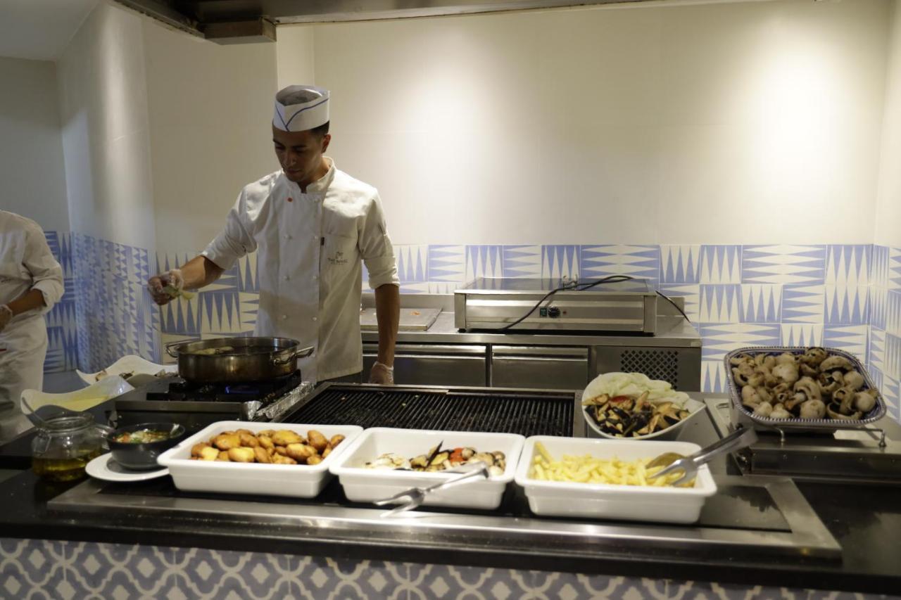 The Mirage Resort & Spa Hammamet Kültér fotó A live kitchen
